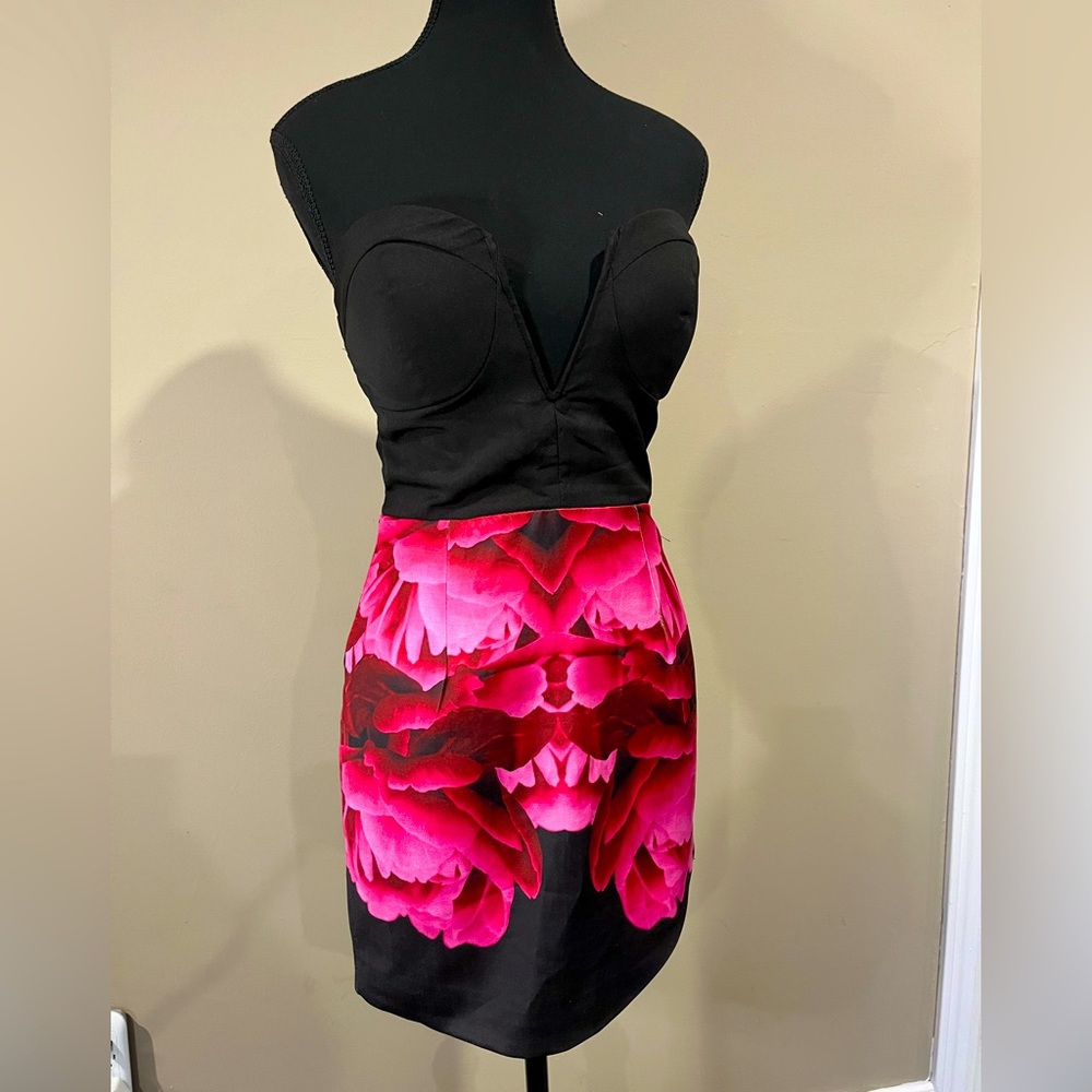 ANGEL BIBA black bodycon dress with vibrant flower detail